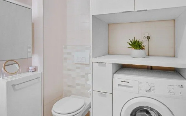 Attic Studio near Carol Park