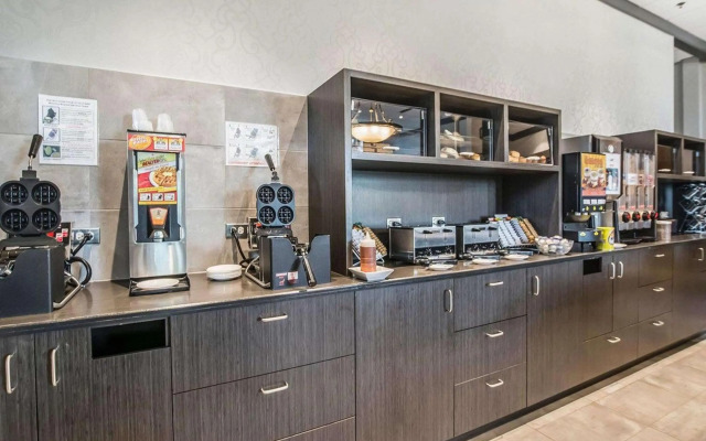 Quality Suites Drummondville