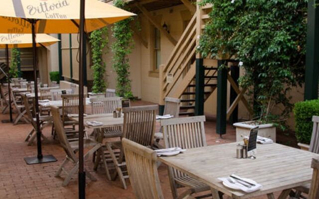 Cobb & Co Court Boutique Hotel