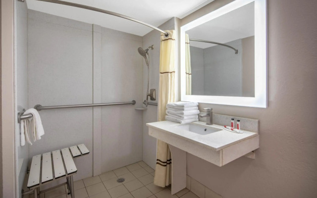 Budget Inn & Suite Atlanta Marietta Stadium