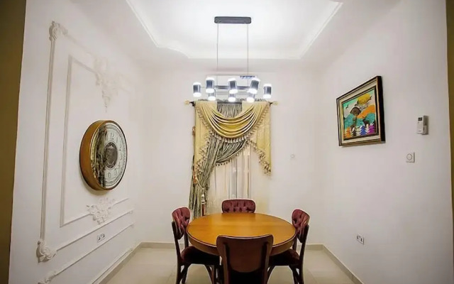 Zinq Bridge Aparments