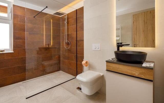 Kanopian Penthouse Hotel