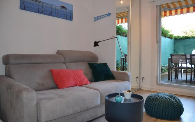 Studio Cabine avec Terrasse proche Plage C208