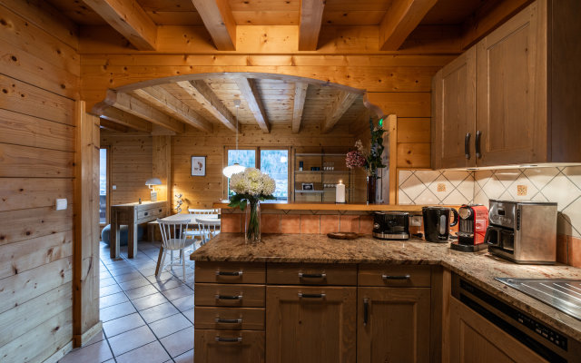 DOUX ABRI - Charming Chalet with Hot tub and Sauna