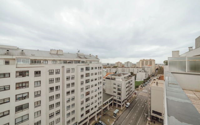 City Center Grand Apartment by Vacationy