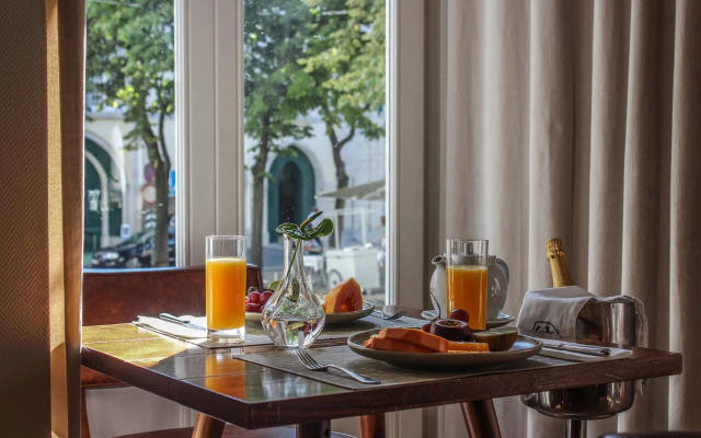 Lisboa Carmo Hotel