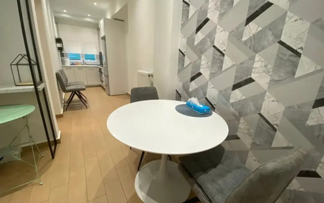 Utopia Apartment- At019