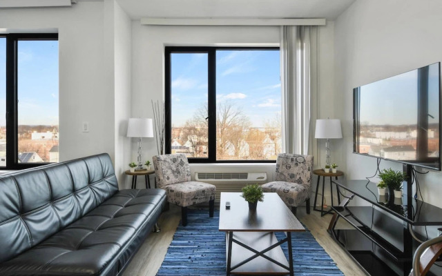 Luxury Studio 30 Mins to Manhattan Evonify