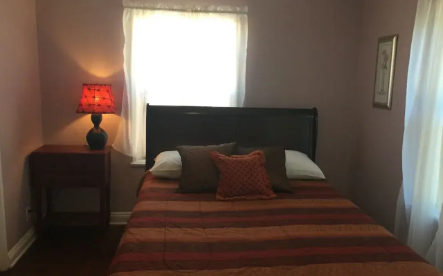 Unique 2 Bedroom in Burbank
