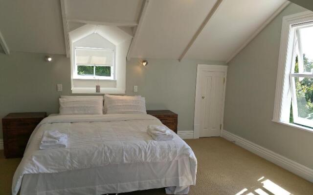 Western Springs Villa