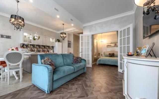 Apartment with Sea View near Park Shevchenko