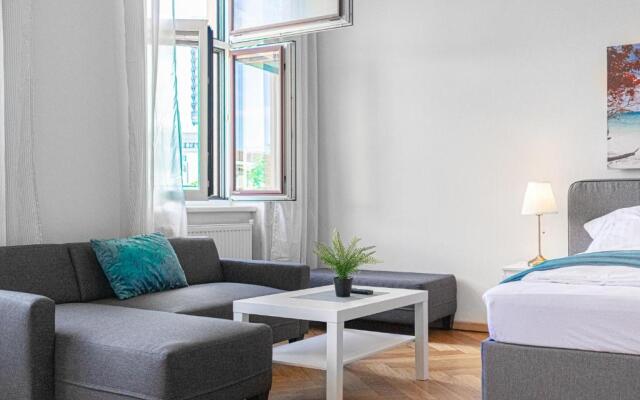 Brilliant 2BR Apt. near AKH-Hospital