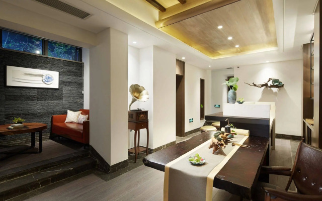 Yuanlifetel.West Lake