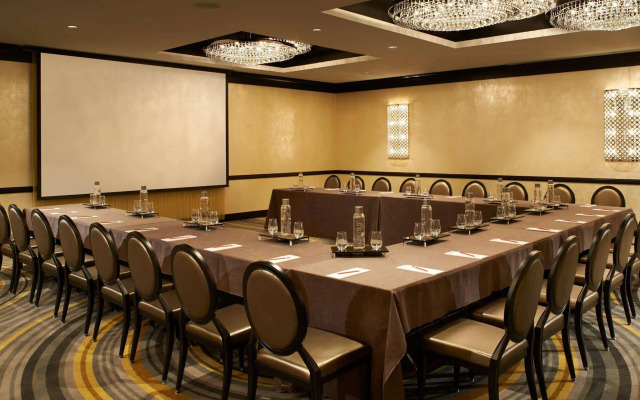 Metropolitan at The 9, Autograph Collection