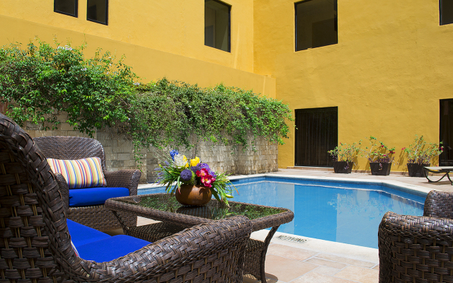 Hotel Plaza Colonial