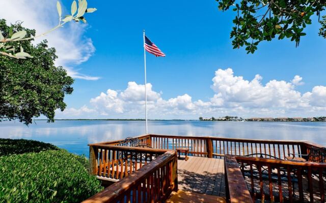 Runaway Bay Resort by BBG