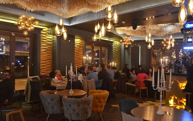 Peninsula Boutique Hotel