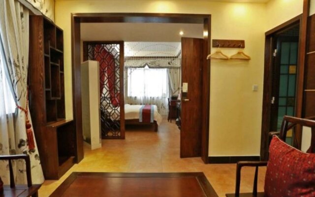 Fenghuang Poshan Inn