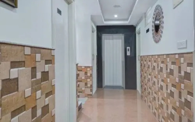 OYO 11093 Hotel Rathod Suites