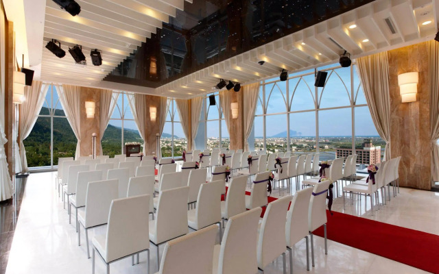 Evergreen Resort Hotel (Jiaosi)