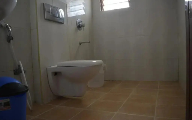 Rd Hotel by OYO Rooms