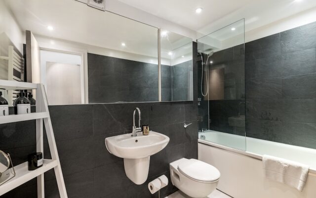 2 Bdr in Kensington E1 by the Residences