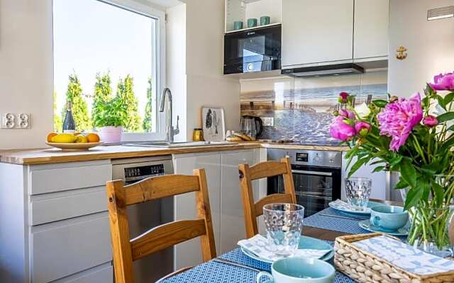 Seaview House with fireplace