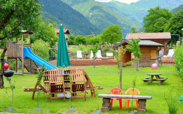 Peaceful Holiday Home in Enguiso With Swimming Pool
