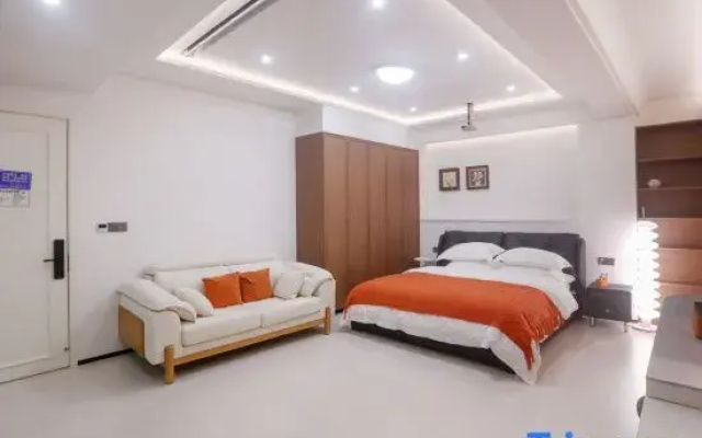 Zhangjiajie Qilou Yashay (Gaotiezhan Seventy-Two Storey Qilou Branch)