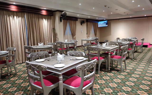 Wescott Plaza Hotel Apartment