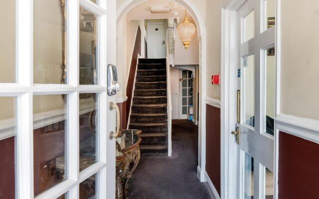 Gullivers Hotel - B&B