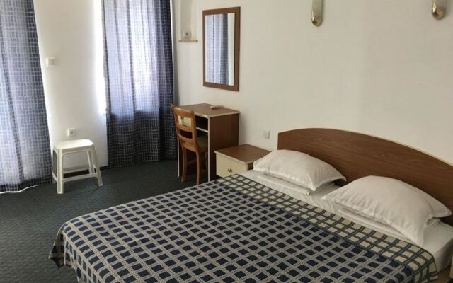 Hotel Corona by Asteri Hotels