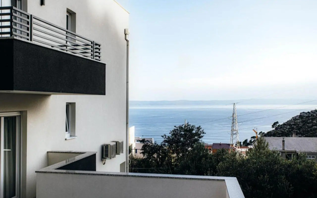 Sunshine House Makarska with Free Beach Parking