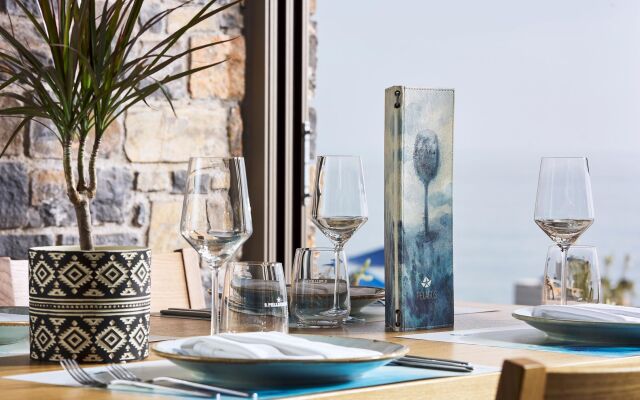 Coriva Beach Hotel & Bungalows