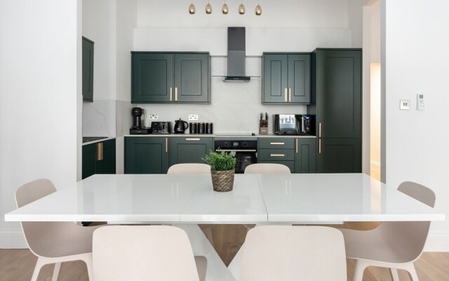 Luxury Apartment in Central London