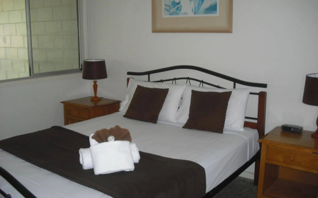 Airlie Seaview Apartments