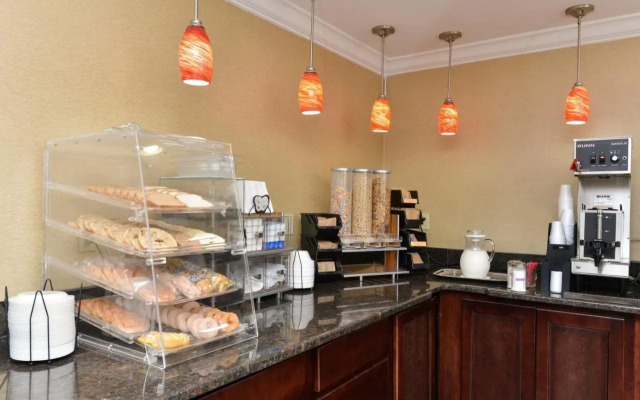 Americas Best Inns Dalton