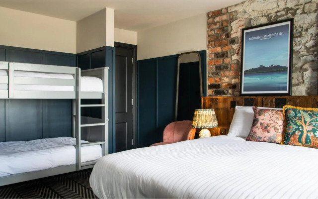 Avoca Hotel