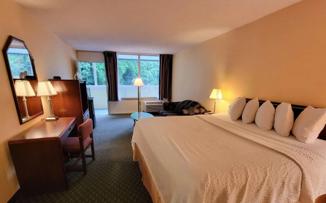 Days Inn by Wyndham Alexandria South