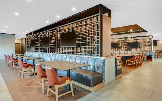 DoubleTree by Hilton Denver International Airport