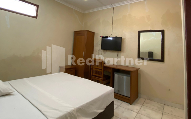 Hotel Kurnia @ Jln Pemuda Blora RedPartner – Guest Rooms – Blora