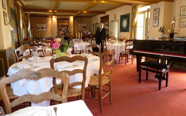 Hôtel Restaurant La Borne Impériale
