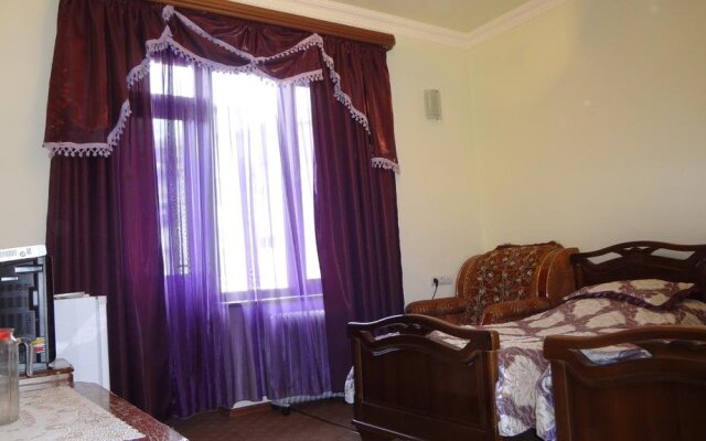 Hotel Noy