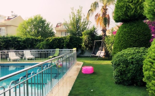 Villa Aslam, Kadriye Mahallesi 236 Sokak No: 1-4 Tolerance Golf Sitesi C-1 Blok, Serik, Antalya