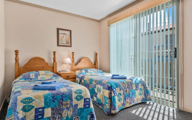 Amos House Motel