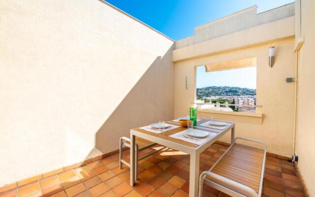 Apt with POOL 10 min from the BEACH