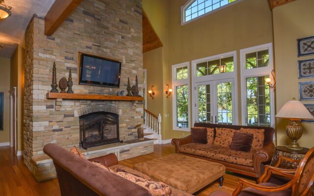 Champagne Taste 6 Bedroom House