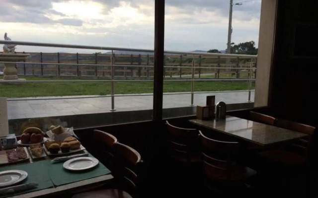 Hotel La Colina