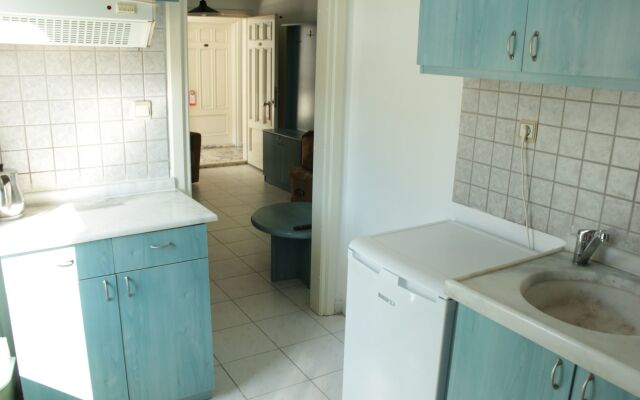 Casa Cleo Suites Hotel