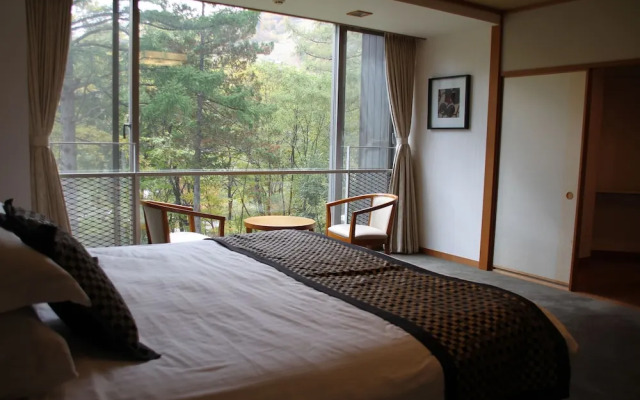 The Ridge Hotel & Apartments